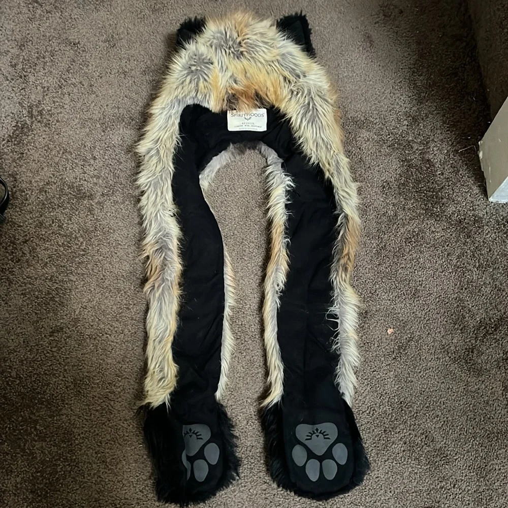 Spirit Hood Fox - Picture 2 of 4